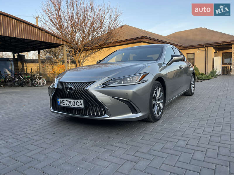 Седан Lexus ES 2019 в Каменском