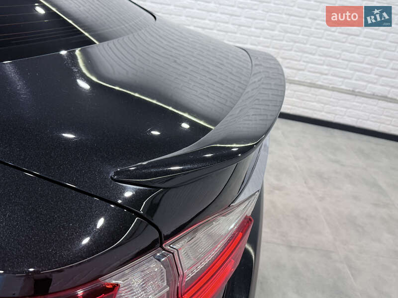 Седан Lexus ES 2016 в Одесі