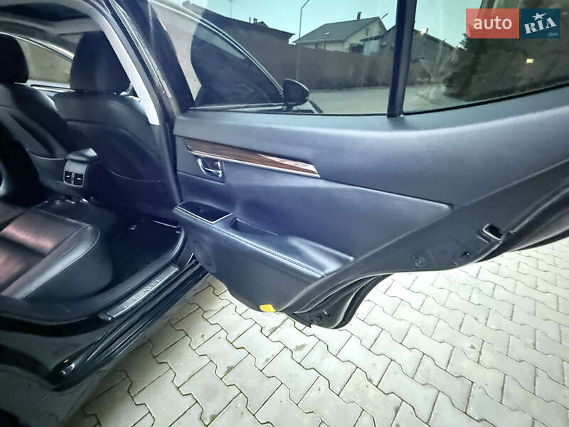 Седан Lexus ES 2016 в Одесі