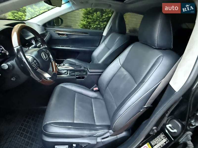 Седан Lexus ES 2016 в Одесі
