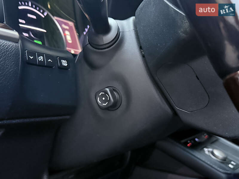 Седан Lexus ES 2016 в Одесі