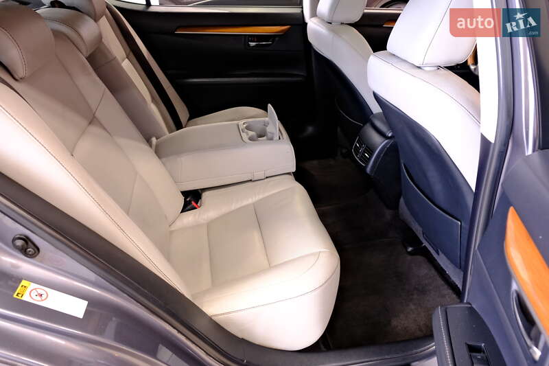 Седан Lexus ES 2014 в Одессе