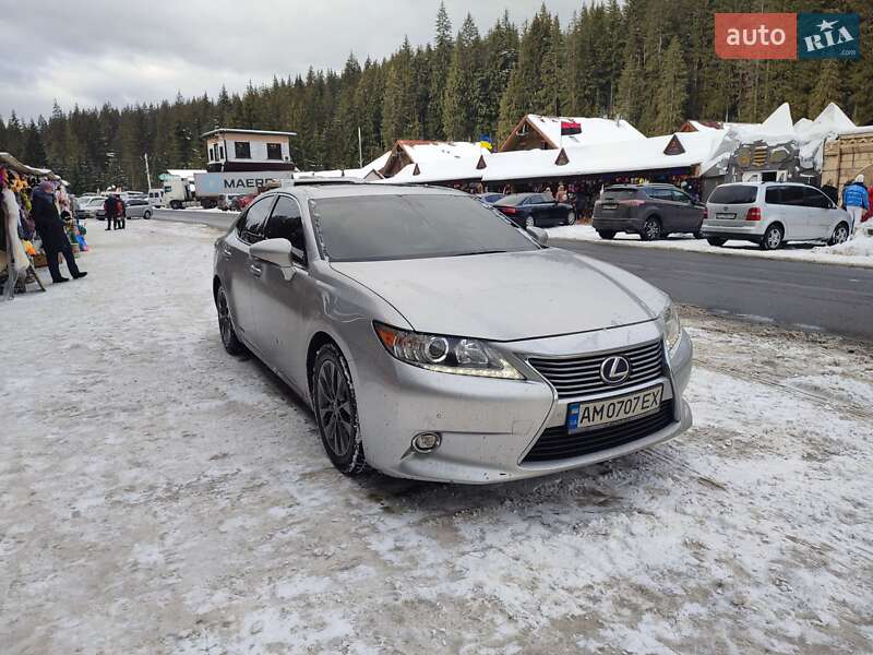 Седан Lexus ES 2014 в Бердичеве