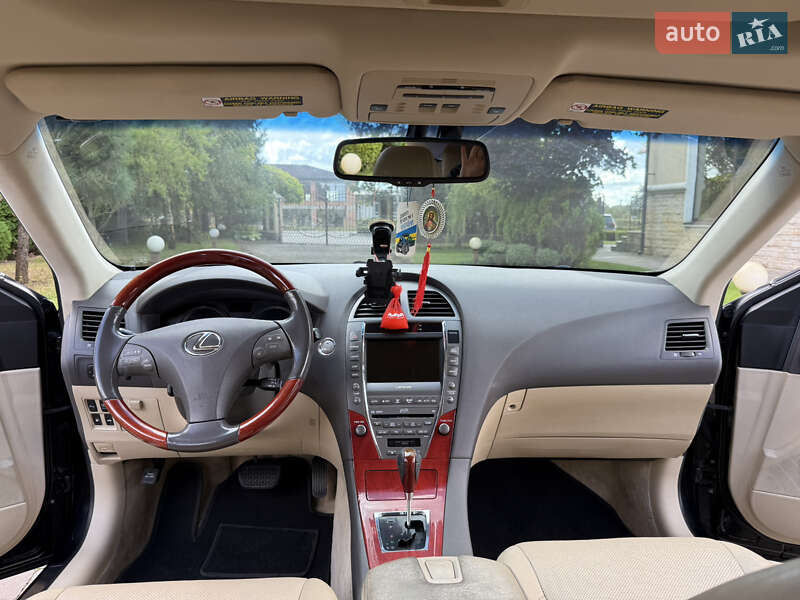 Седан Lexus ES 2008 в Сарнах