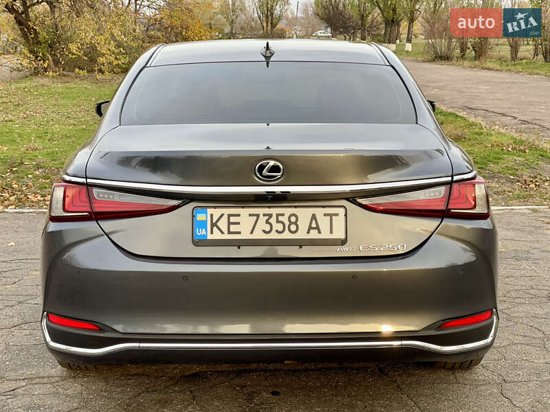 Седан Lexus ES 2022 в Каменском