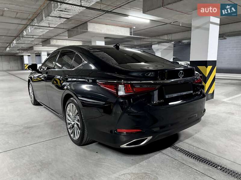 Седан Lexus ES 2022 в Днепре