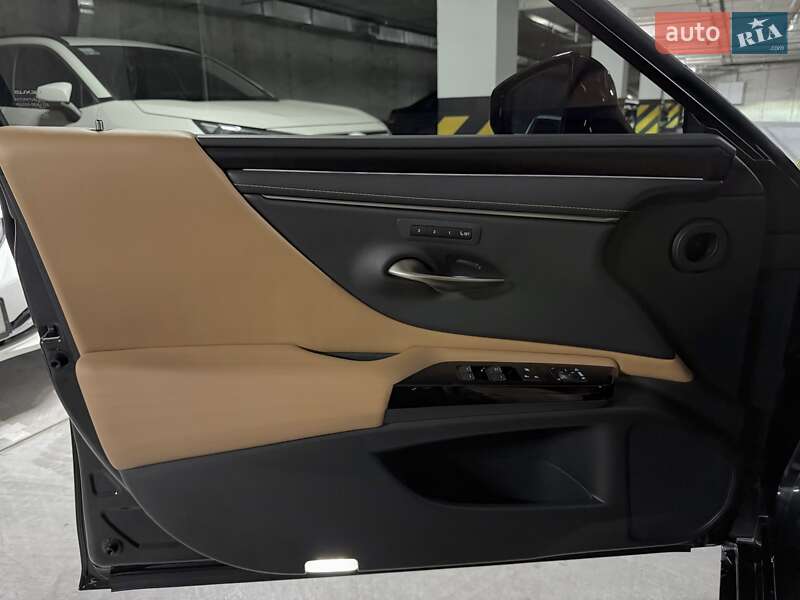 Седан Lexus ES 2022 в Днепре