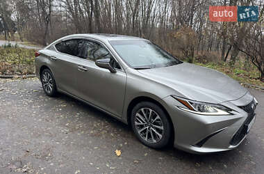 Седан Lexus ES 2022 в Киеве