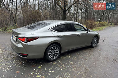 Седан Lexus ES 2022 в Киеве