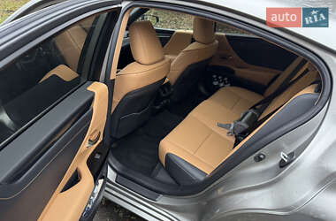 Седан Lexus ES 2022 в Киеве