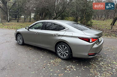 Седан Lexus ES 2022 в Киеве