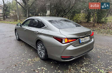 Седан Lexus ES 2022 в Киеве