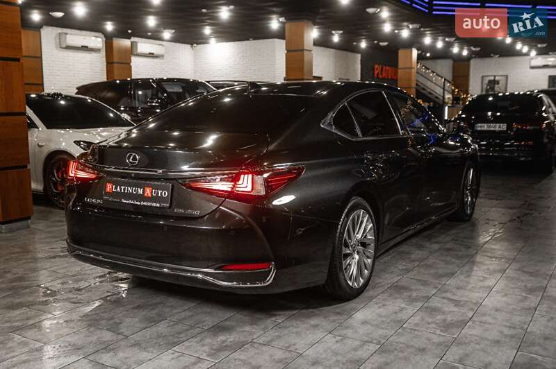 Седан Lexus ES 2019 в Одессе