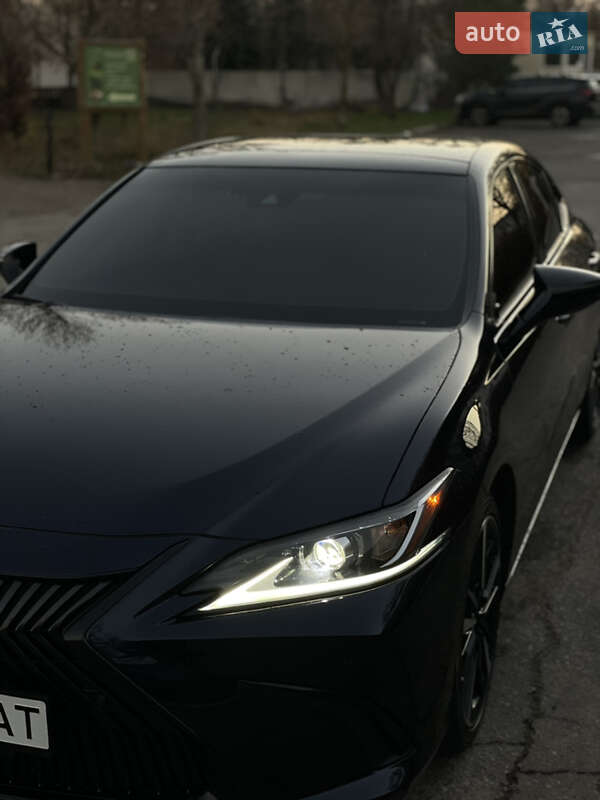 Седан Lexus ES 2021 в Днепре