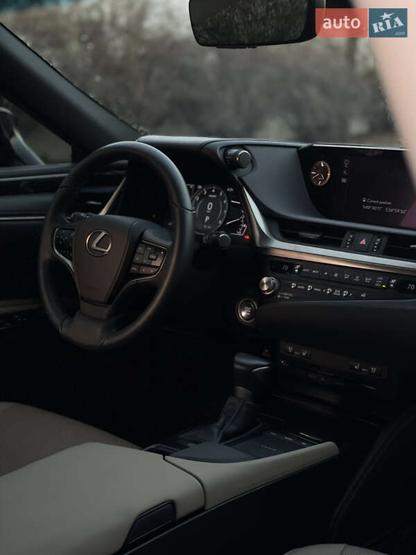 Седан Lexus ES 2021 в Днепре