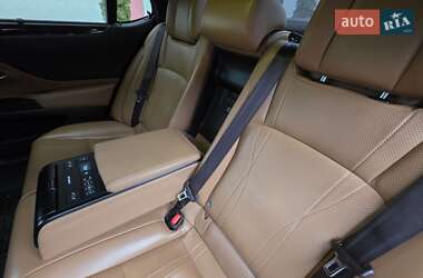 Седан Lexus ES 2018 в Ровно