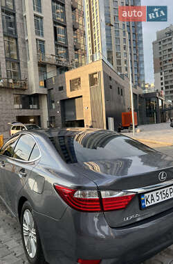 Седан Lexus ES 2013 в Киеве