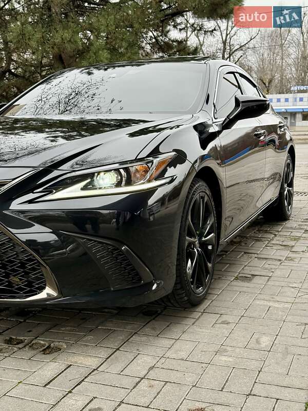 Седан Lexus ES 2023 в Днепре