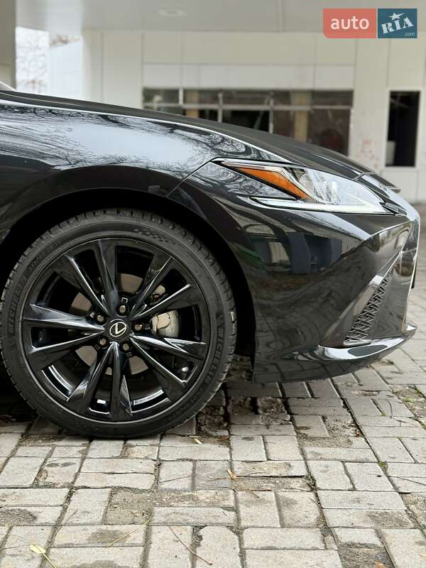 Седан Lexus ES 2023 в Днепре