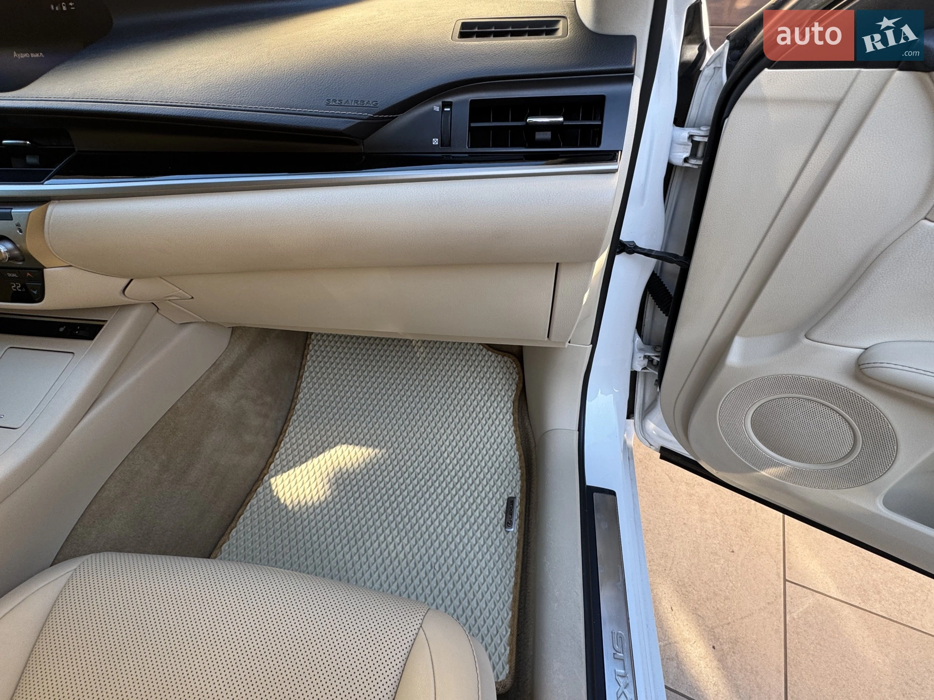 2015 Lexus ES - мініатюра 8
