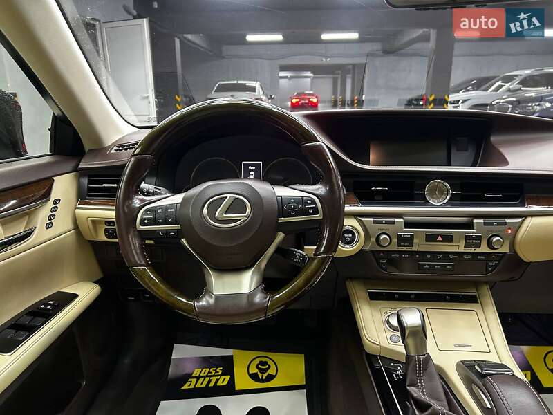 Седан Lexus ES 2015 в Чернівцях фото 10 Седан Lexus ES 2015 в Чернівцях