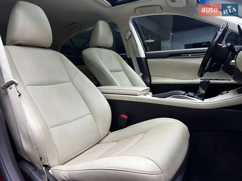 Седан Lexus ES 2015 в Чернівцях фото 17 Седан Lexus ES 2015 в Чернівцях