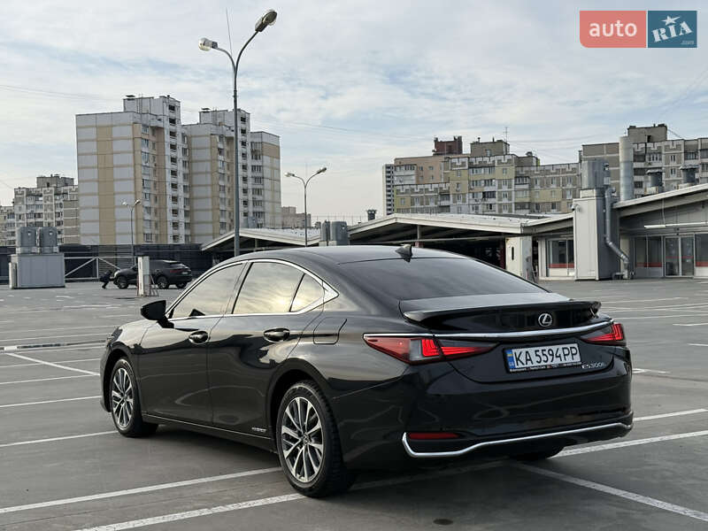 Седан Lexus ES 2022 в Киеве