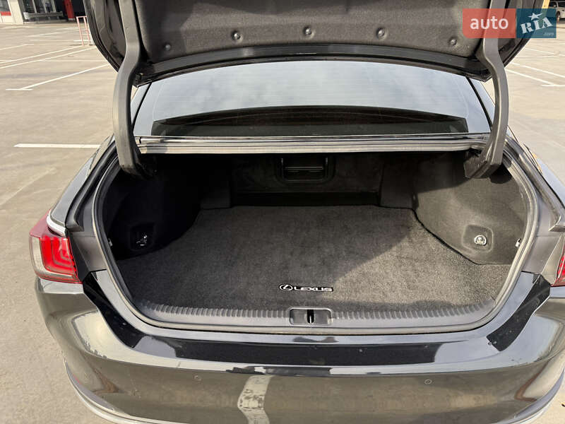 Седан Lexus ES 2022 в Киеве