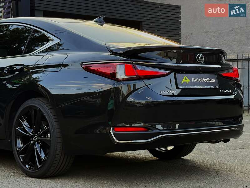 Седан Lexus ES 2023 в Києві