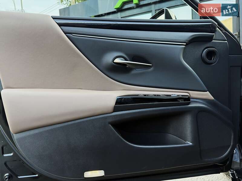 Седан Lexus ES 2023 в Києві