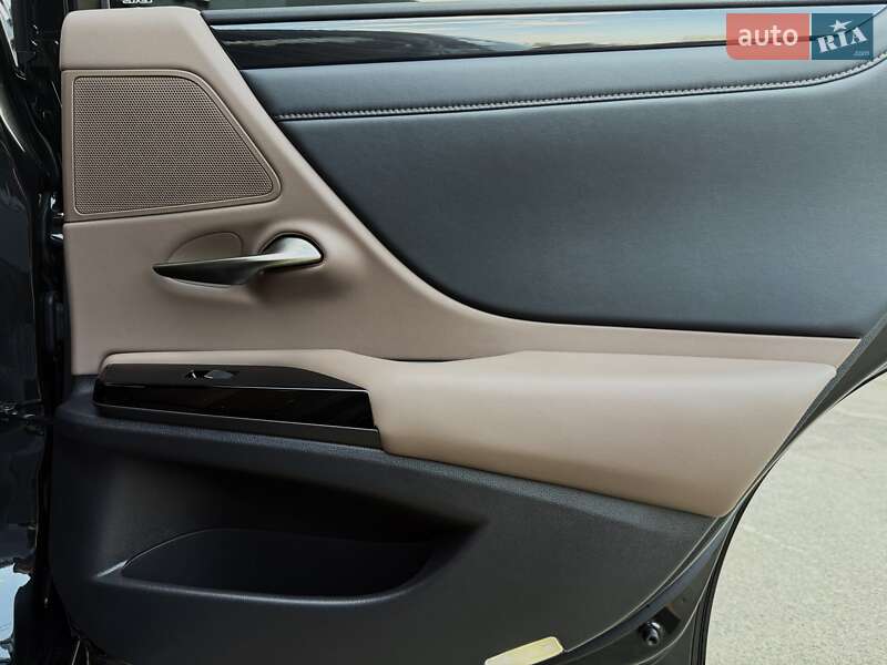 Седан Lexus ES 2023 в Києві