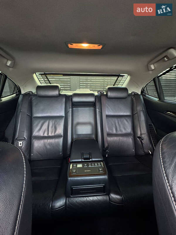 Седан Lexus ES 2014 в Киеве