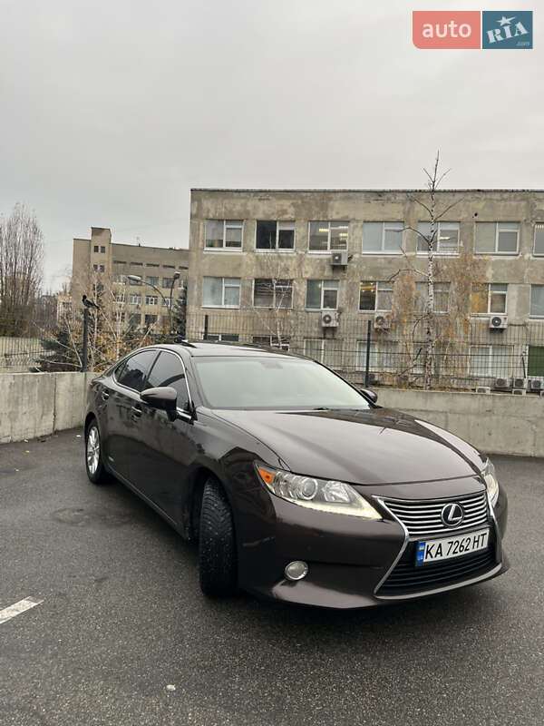 Седан Lexus ES 2013 в Києві