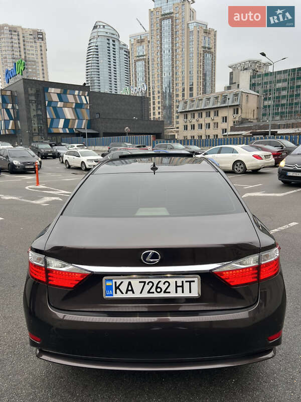 Седан Lexus ES 2013 в Києві