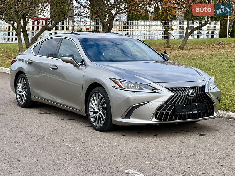 Седан Lexus ES 2024 в Ровно