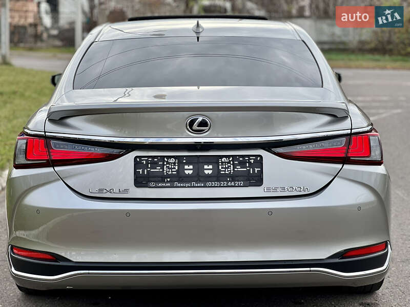 Седан Lexus ES 2024 в Ровно