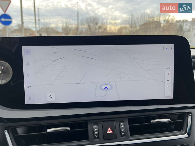 Седан Lexus ES 2024 в Ровно