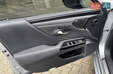 Седан Lexus ES 2023 в Белой Церкви