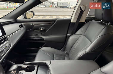 Седан Lexus ES 2023 в Белой Церкви