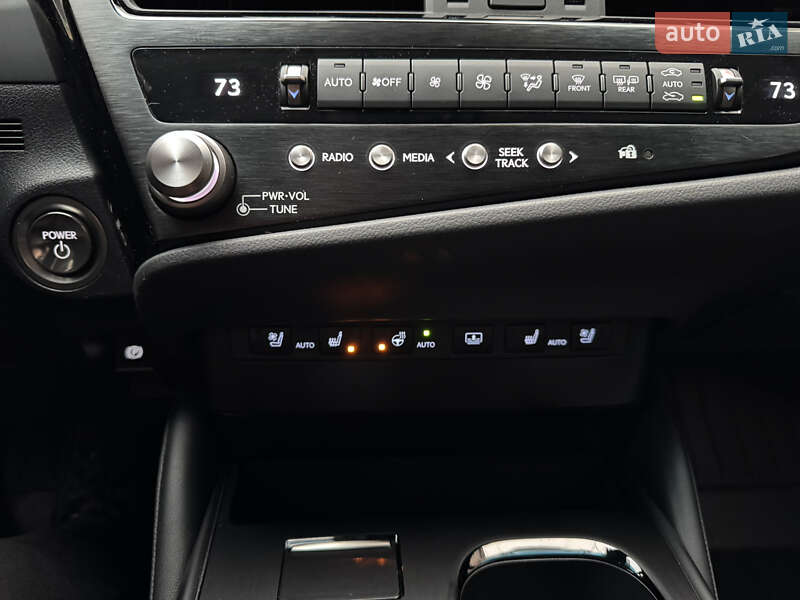 Седан Lexus ES 2023 в Белой Церкви