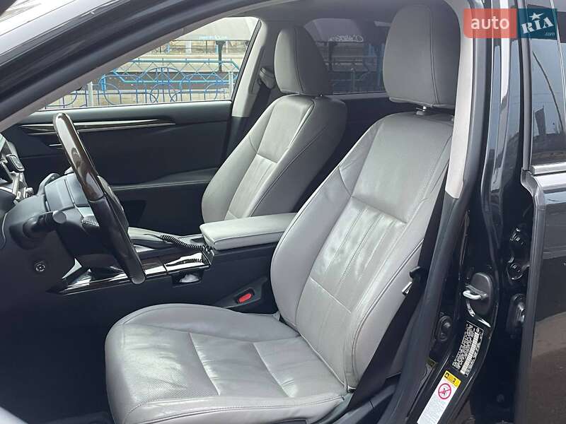 Седан Lexus ES 2016 в Киеве фото 7 Седан Lexus ES 2016 в Киеве