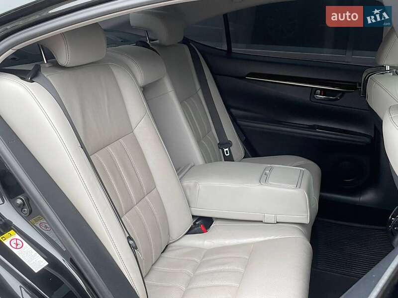 Седан Lexus ES 2016 в Киеве фото 11 Седан Lexus ES 2016 в Киеве