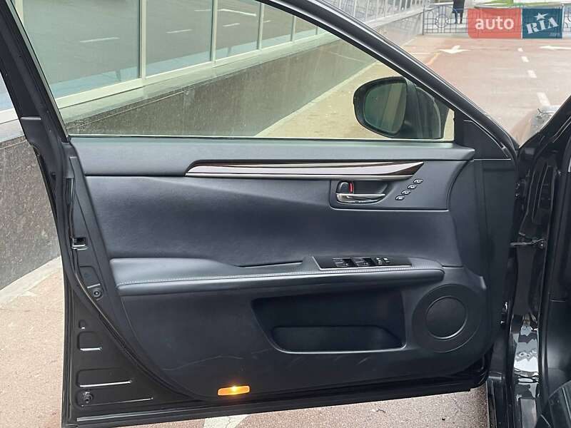 Седан Lexus ES 2016 в Киеве фото 12 Седан Lexus ES 2016 в Киеве