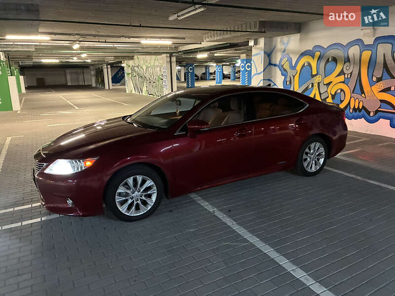 Седан Lexus ES 2014 в Киеве