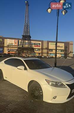 Седан Lexus ES 2013 в Харькове