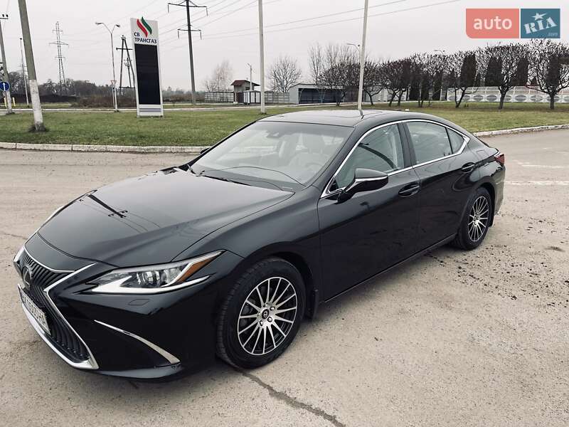 Седан Lexus ES 2019 в Ровно