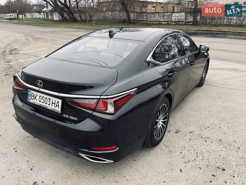 Седан Lexus ES 2019 в Ровно