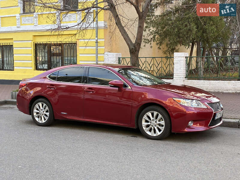 Седан Lexus ES 2014 в Киеве фото Седан Lexus ES 2014 в Киеве