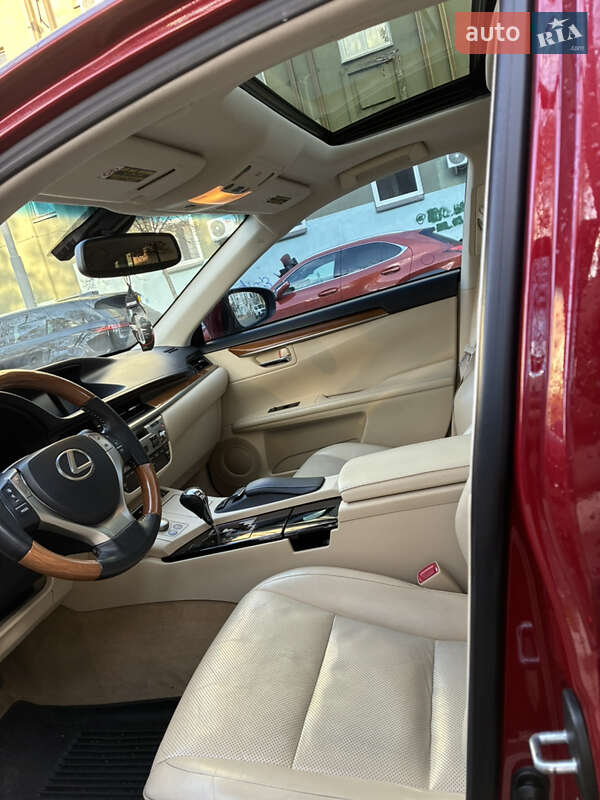 Седан Lexus ES 2014 в Киеве фото 26 Седан Lexus ES 2014 в Киеве