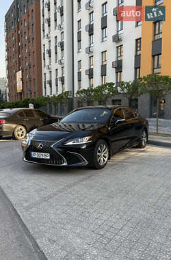 Седан Lexus ES 2019 в Запорожье